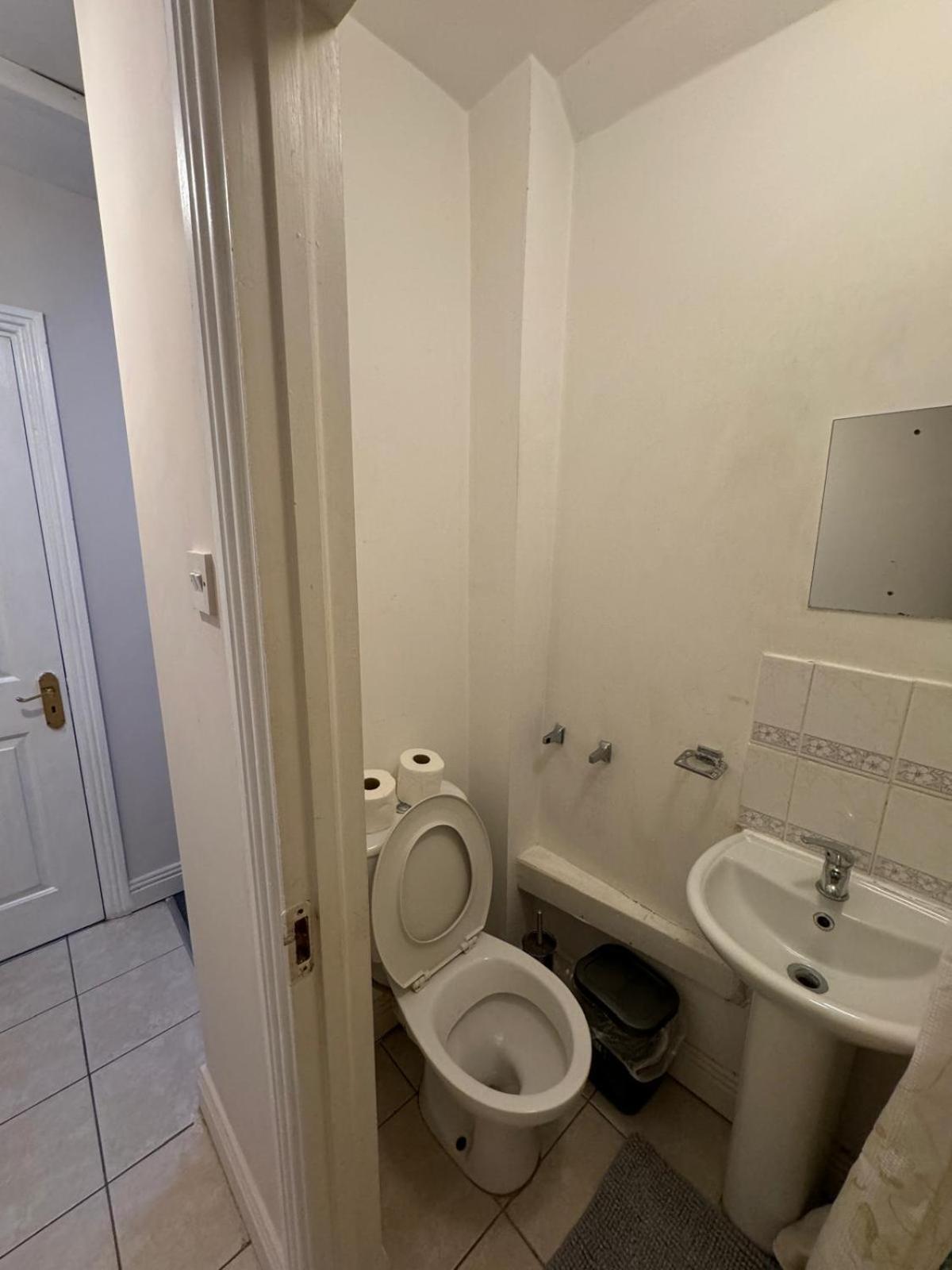 Nice Double Room Near Omni Shopping Дублін Екстер'єр фото